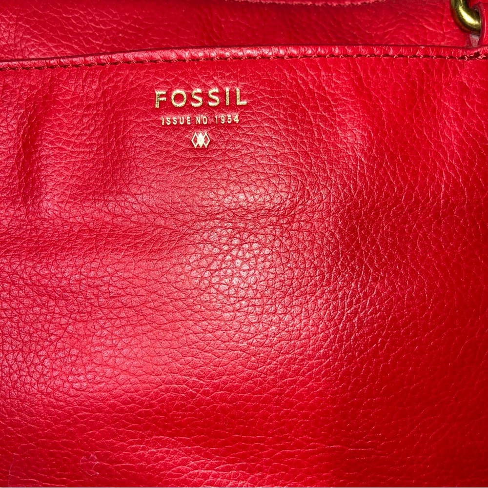 Fossil Red Leather Tote Bag with Classic Design, she’s a beauty! - Picture 4 of 10